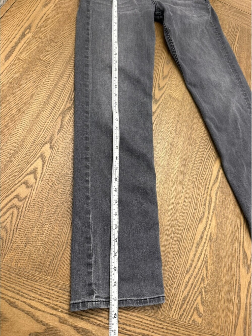 7 For All Mankind Men’s Jeans 32 Gray Slim Straight Faded Wash Denim - Picture 3 of 9